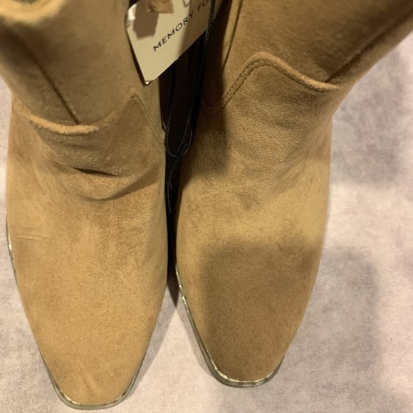 Universal Thread Solita Faux Suede Cowboy Booties - Picture 2 of 12